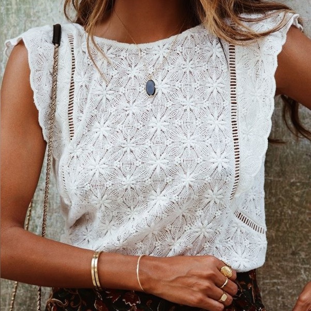 Sezane Amande Eyelet Flutter Top size 4 EU 36